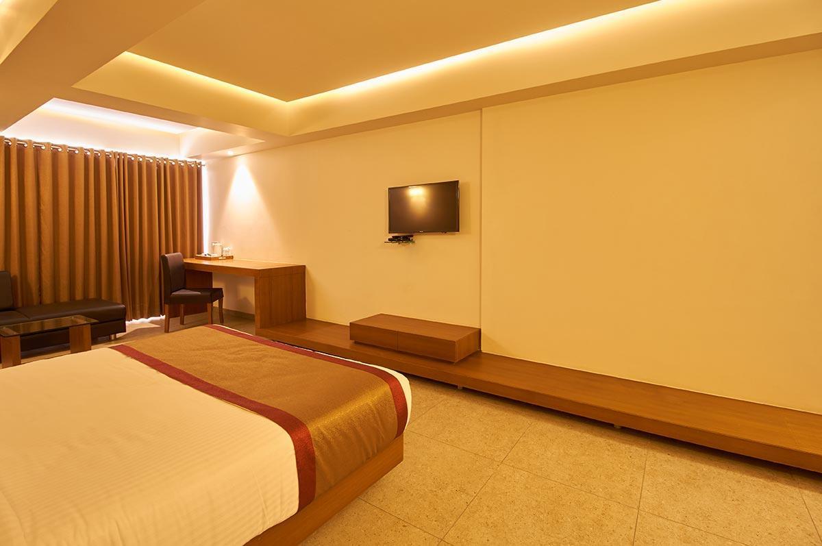 7 Wonders Hotel Gandhinagar Exterior foto